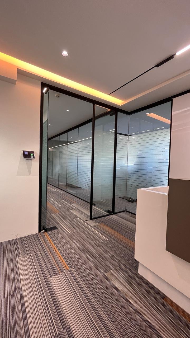 VP-45 Glass Partition